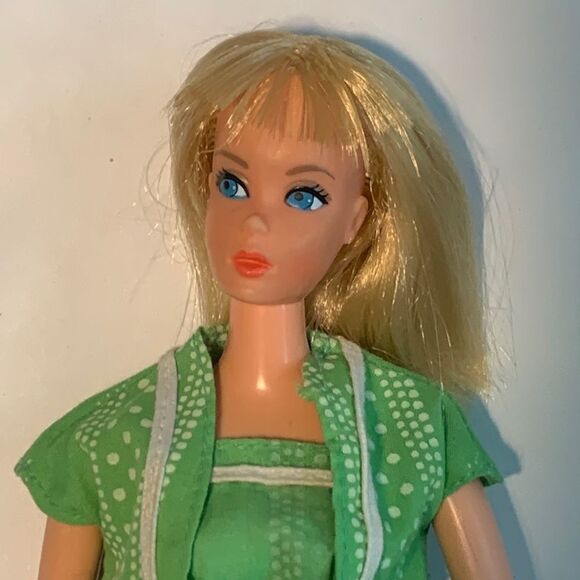 1976 Equestrienne Barbie - Picture 1 of 13